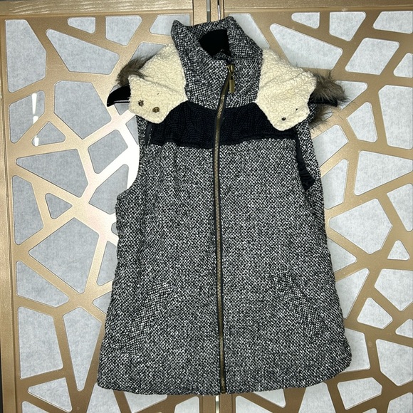 Winter‎ hooded Vest - Picture 1 of 5